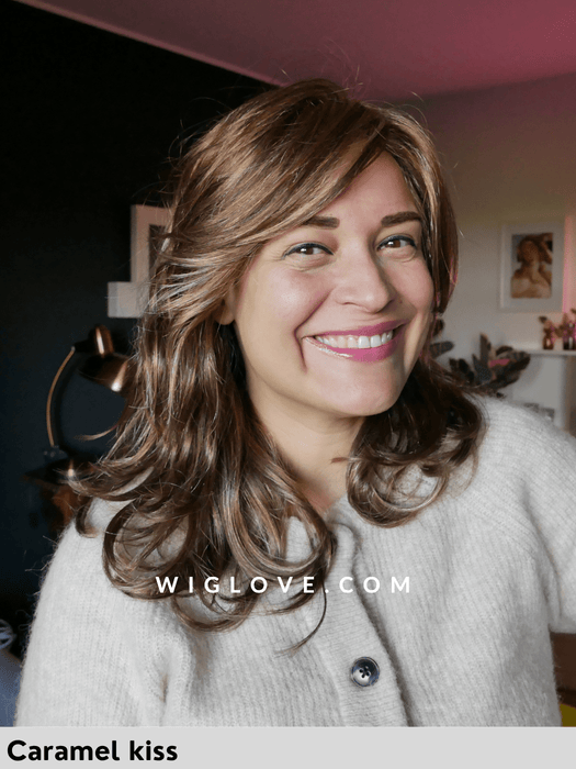 mackenzie estetica designs parrucca media mossa scalata con ciuffo fatta a macchina con attaccatura naturale retro aperto