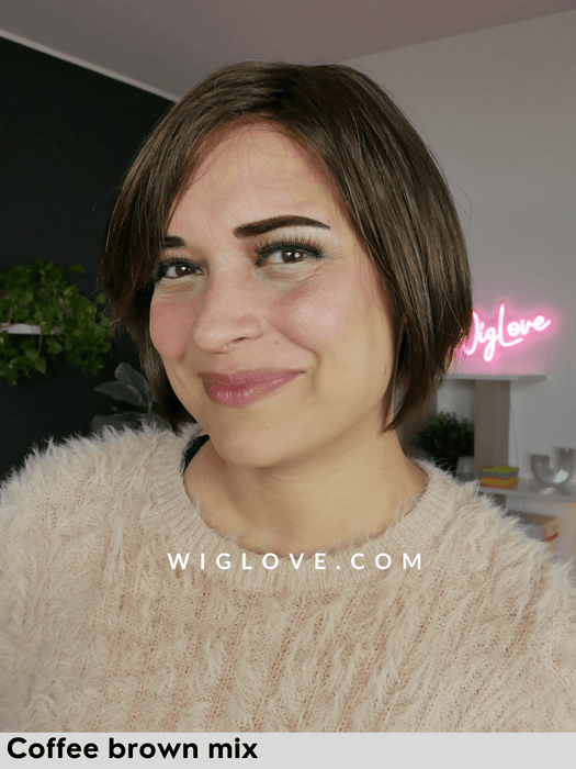 amy deluxe parrucca sintetica caschetto liscio ellen wille 100% fatta a mano con attaccatura naturale e riga libera lacefront monofilamento taglia small e media