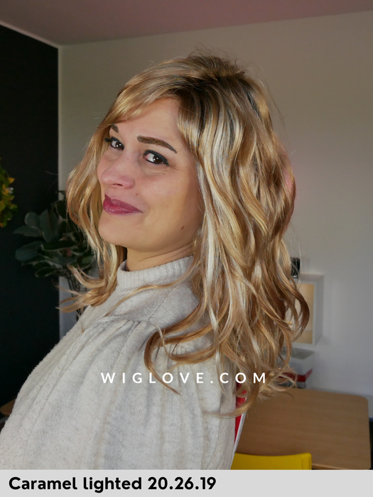 ellen wille arrow parrucca lunga e mossa in fibra sintetica tradizionale con attaccatura naturale lacefront e riga sinistra 