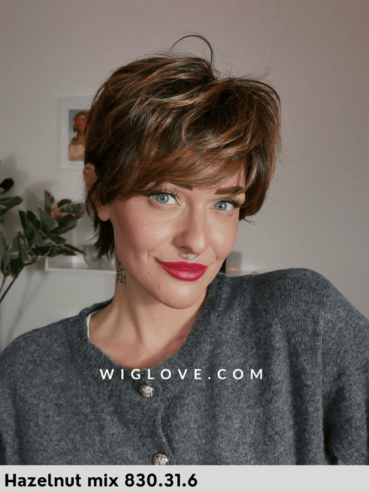 AVENUE SMALL SOFT - Taglia S - 100% fatta a mano, riga sinistra, attaccatura naturale, doppio monofilamento (Copia) - Wig Love - Parrucca SinteticaDark Sand Rooted