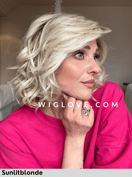 BRIGHTON - riga sinistra, attaccatura naturale - Wig Love - Parrucca SinteticaSunlit Blonde