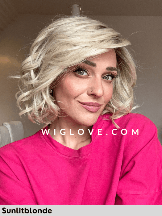 BRIGHTON - riga sinistra, attaccatura naturale - Wig Love - Parrucca SinteticaSunlit Blonde