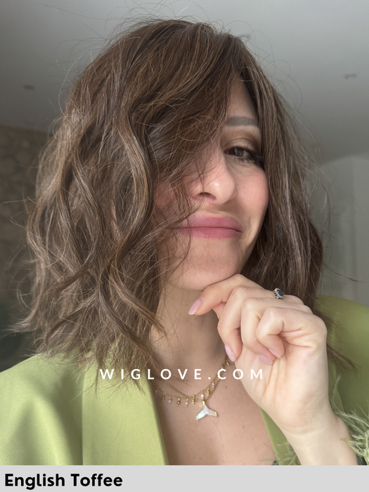 califia belle tress parrucca termoresistente sintetica piastrabile riga sinistra attaccatura naturale lacefront monofilamento laterale  piega mossa parrucca alle spalle