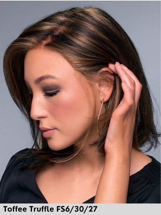 Cameron Lite di Jon Renau colore Toffee Truffle collezione SmartLace Lite parrucca sintetica caschetto liscio 100% fatta a mano