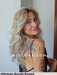 capri belle tress parrucca lunga scalata in fibra sintetica termoresistente con  lacefront riga sinistra in monofilamento city collection piega mossa 