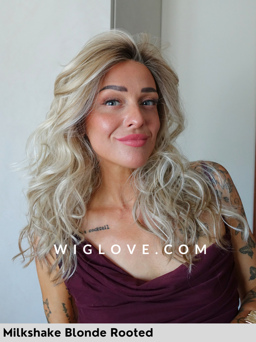 capri belle tress parrucca lunga scalata in fibra sintetica termoresistente con  lacefront riga sinistra in monofilamento city collection piega mossa 