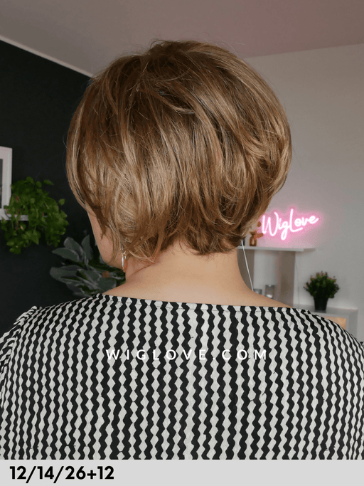 parrucca corta in fibra sintetica tradizionale 100% fatta a mano con attaccatura naturale, riga libera retro chiuso. gisela mayer catwalk deluxe super
