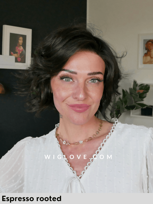 COOKIE MONO PART - Pronta Consegna 24/48 ore - Wig Love - Parrucca SinteticaDark Sand Frosted