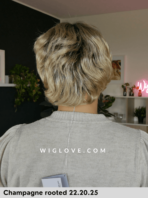 daily ellen wille parrucca corta e scalata in fibra sintetica tradizionale con attaccatura naturale lace front e monofilamento al vortice