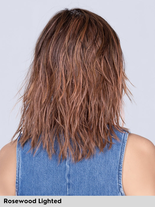 Parrucca sintetica resistente al calore mossa. Flow by Ellen Wille Perucci color rosewood lighted. Parrucca donna rossa castana.