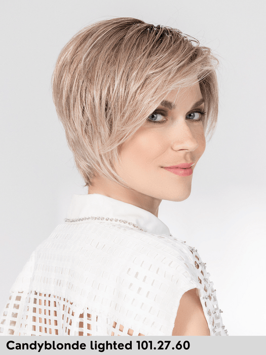 GLAM SOFT - riga sinistra, attaccatura naturale, doppio monofilamento - Wig Love - Parrucca SinteticaCandy Blonde Lighted