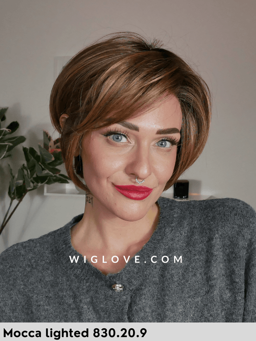 GLAM SOFT - riga sinistra, attaccatura naturale, doppio monofilamento - Wig Love - Parrucca SinteticaMocca Lighted