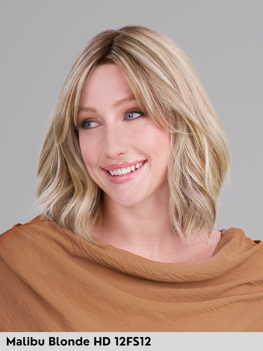 HOLLIE PETITE - Taglia S - 100% fatta a mano, attaccatura naturale, riga libera