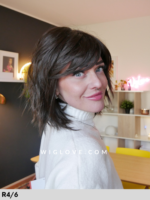 hollis estetica designs parrucca alle spalle scalata in fibra sintetica termoresistente poliuretano doppio monofilamento retro aperto taglia M 