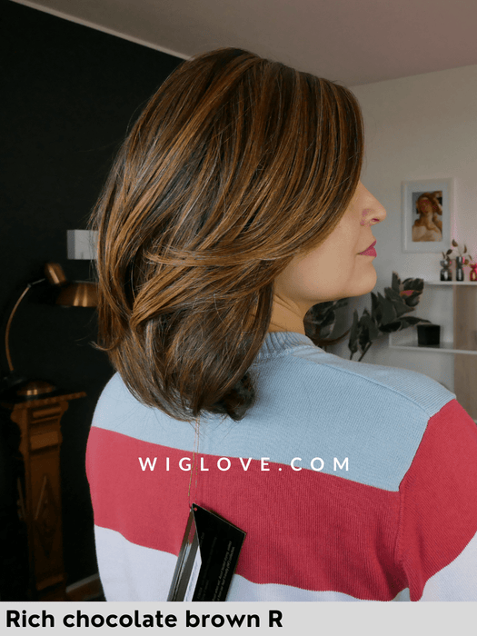 hudson belle tress parrucca caschetto liscio in fibra sintetica piastrabile 100% fatta a mano con attaccatura naturale estesa, riga libera monofilamento, poliuretano lux collection