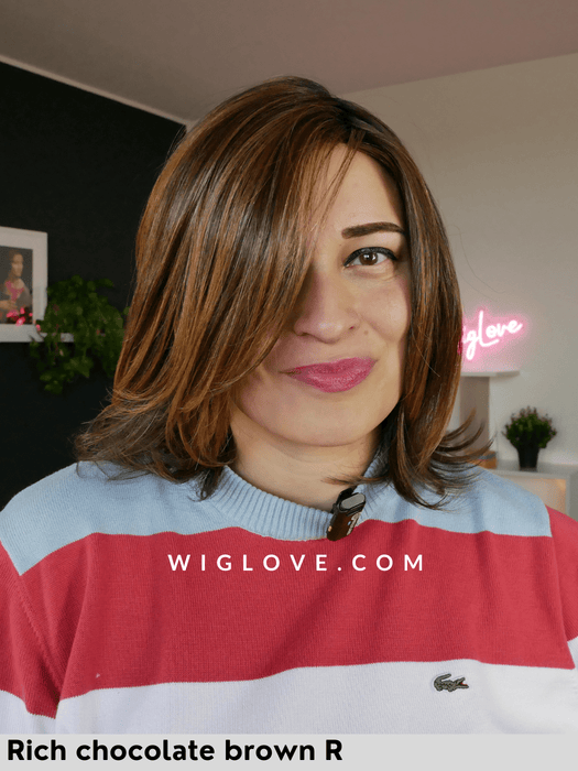 hudson belle tress parrucca caschetto liscio in fibra sintetica piastrabile 100% fatta a mano con attaccatura naturale estesa, riga libera monofilamento, poliuretano lux collection