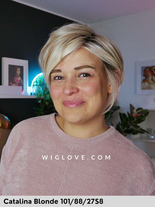 ignite jon renau parrucca corta scalata in fibra sintetica termoresistente piastrabile piega liscia lacefront fatta a macchina attaccatura naturale retro chiuso