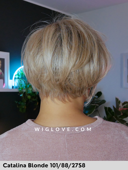 ignite jon renau parrucca corta scalata in fibra sintetica termoresistente piastrabile piega liscia lacefront fatta a macchina attaccatura naturale retro chiuso