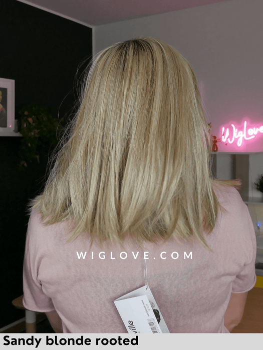 parrucca caschetto biondo sabbia con ricrescita frangia liscia e termoresistente. Jacky di Ellen Wille colore Sandy Blonde Rooted. Syntehtic wig bangs