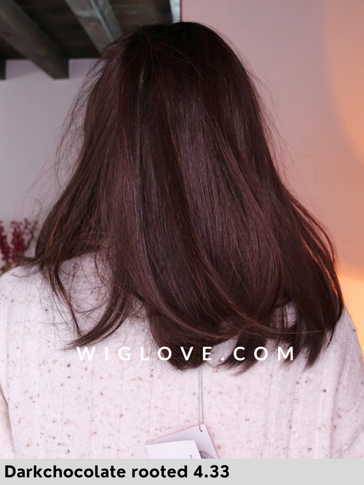 parrucca caschetto castano con frangia liscia e termoresistente. Jacky di Ellen Wille colore dark chocolate rooted 4.33. Syntehtic wig bangs