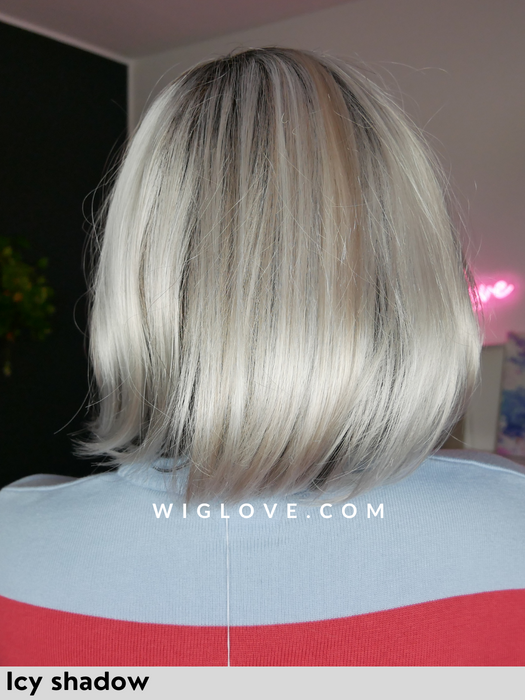 jamison di estetica designs parrucca corta taglio caschetto fibra sintetica icy shadow grey wigs attaccatura naturale lacefront riga sinistra