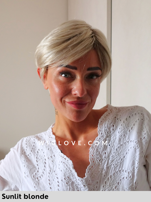 JETT - attaccatura naturale - Wig Love - Parrucca SinteticaSunlit Blonde