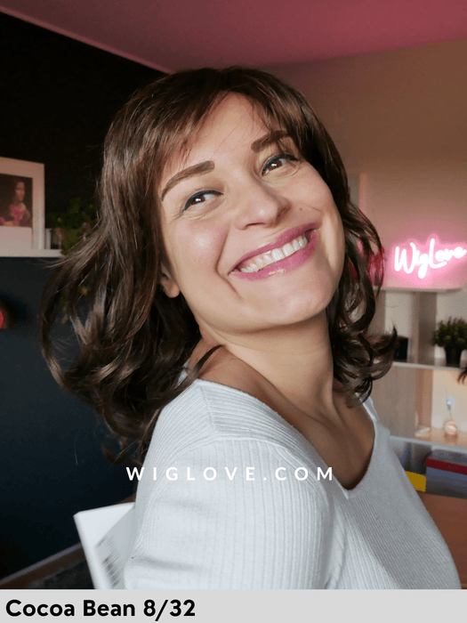 katherine jon renau wig parrucca sintetica mossa con frangetta lacefront calotta fatta a macchina 