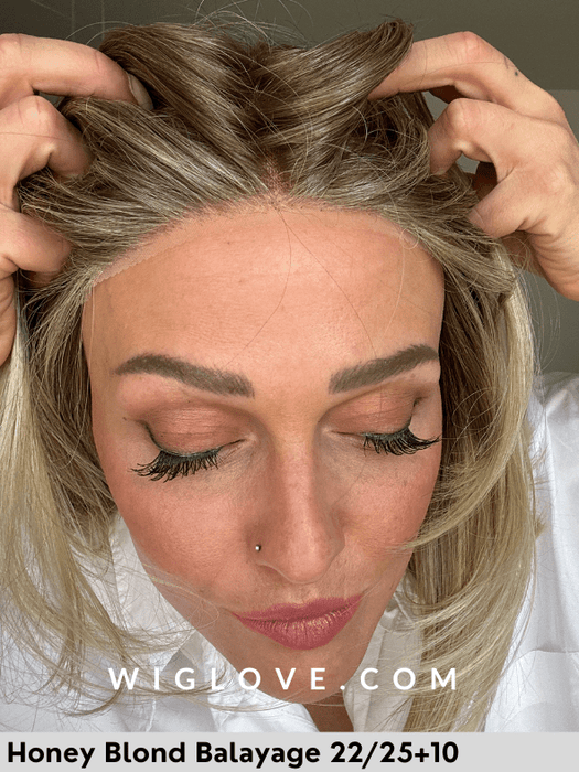 MAGIC ADVANCE - riga centrale, attaccatura naturale - Wig Love - Parrucca SinteticaHoney Blond Balayage 22/25+10
