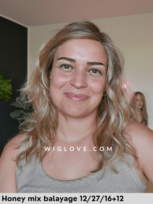 magic night gisela mayer parrucca mossa lunga e scalata fibra sintetica termoresistente lacefront riga sinistra in monofilamento attaccatura naturale