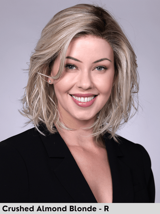 PARK AVE - attaccatura naturale, riga sinistra - Wig Love - Parrucca SinteticaCrushed Almond Blonde Rooted