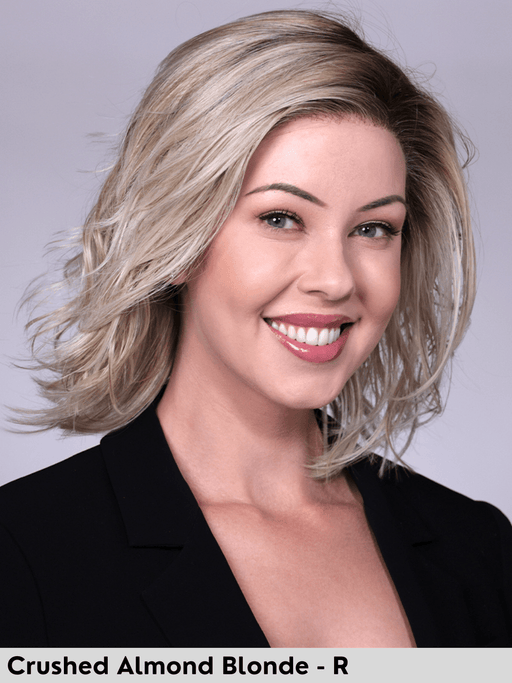 PARK AVE - attaccatura naturale, riga sinistra - Wig Love - Parrucca SinteticaCrushed Almond Blonde Rooted