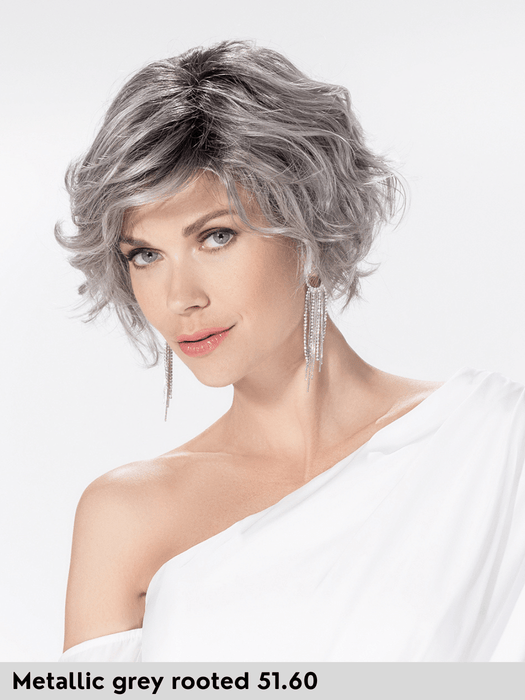 ROMANCE DELUXE - 100% fatta a mano, attaccatura naturale, riga libera - Wig Love - Parrucca SinteticaMetallic Grey Rooted