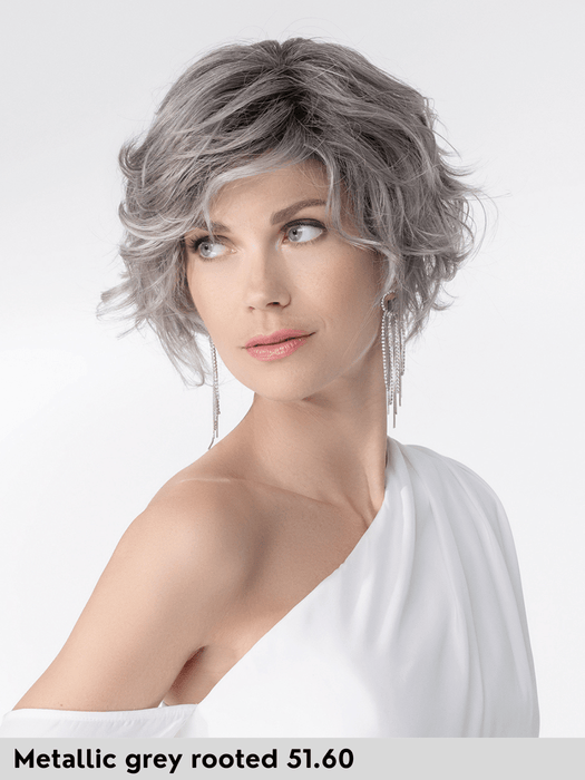 ROMANCE DELUXE - 100% fatta a mano, attaccatura naturale, riga libera - Wig Love - Parrucca SinteticaMetallic Grey Rooted