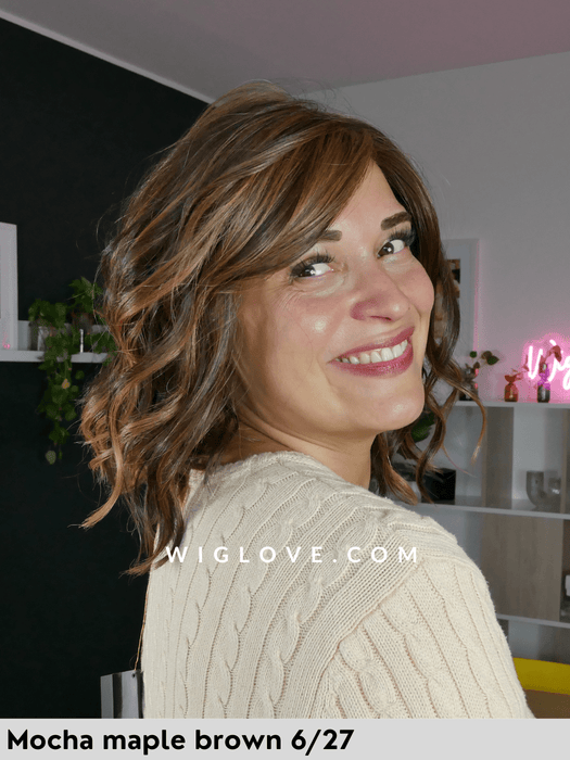 singapore belle tress parrucca media scalata in fibra sintetica termoresistente con  lacefront riga sinistra in monofilamento city collection