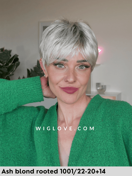 parrucca corta in fibra sintetica tradizionale super lizzy gisela mayer frangetta lacefront attaccatura naturale riga libera monofilamento 