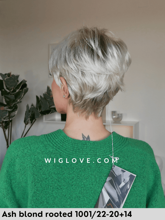 parrucca corta in fibra sintetica tradizionale super lizzy gisela mayer frangetta lacefront attaccatura naturale riga libera monofilamento 