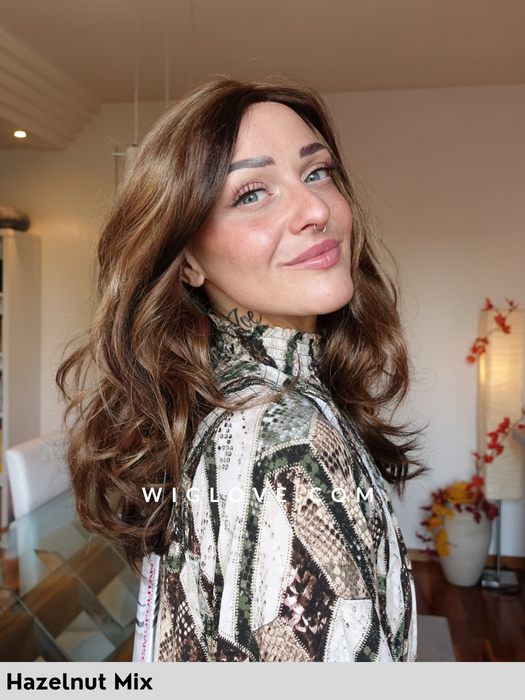 temptation  gisela mayer parrucca lunga mossa e scalata  in fibra sintetica tradizionale lacefront riga sinistra tg M 