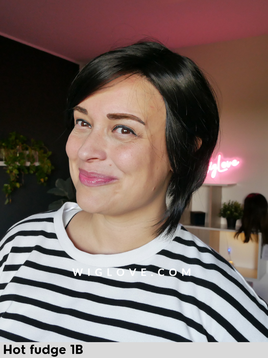 victoria jon renau caschetto scalato liscio in fibra sintetica tradizionale 100% fatta a mano con attaccatura naturale riga libera lacefront monofilamento 