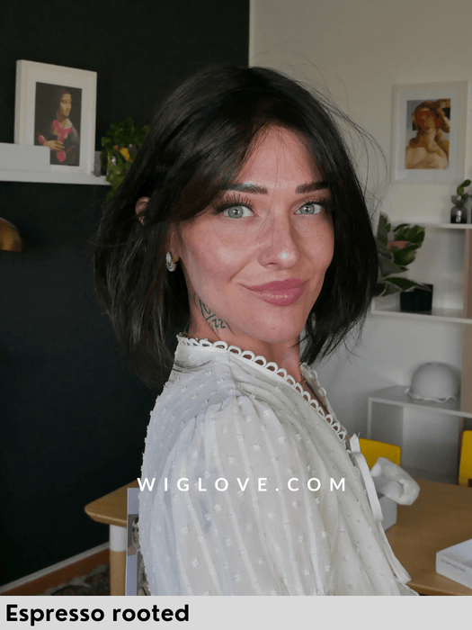 Parrucca sintetica piastrabile Vivi Mono Part colore Espresso Roote di Ellen Wille. Parrucca donna alopecia tumore, lace wig heat resistant for alopecia