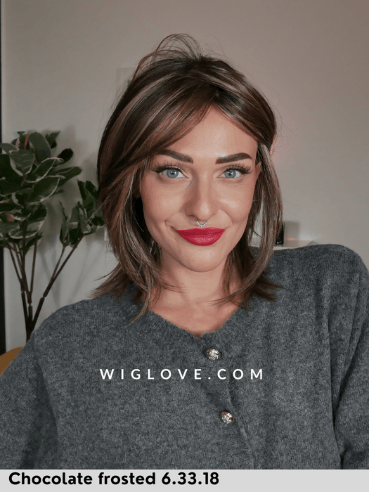 WHISPER COMFORT - attaccatura naturale, riga centrale, retro chiuso - Wig Love - Parrucca SinteticaChocolate Frosted