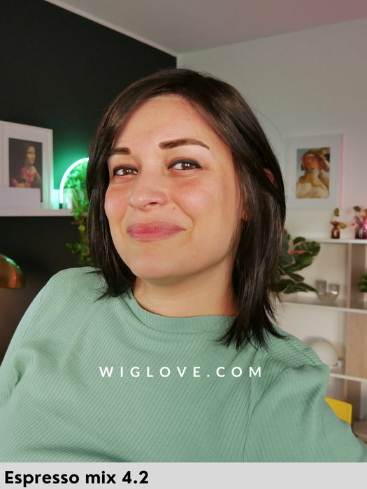 WHISPER COMFORT - attaccatura naturale, riga centrale, retro chiuso - Wig Love - Parrucca Sintetica espresso mix