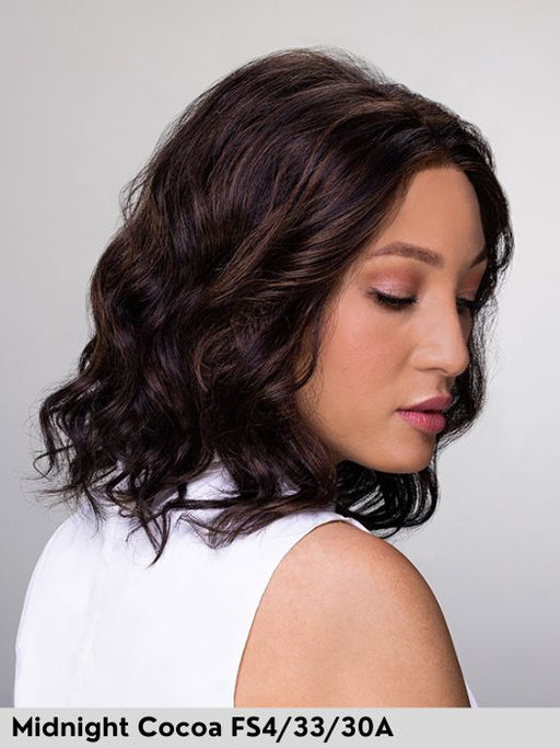 JULIANNE LITE PETITE - Taglia small - 100% fatta a mano - Lace front esteso - Wig Love - Parrucca SinteticaMidnight Cocoa